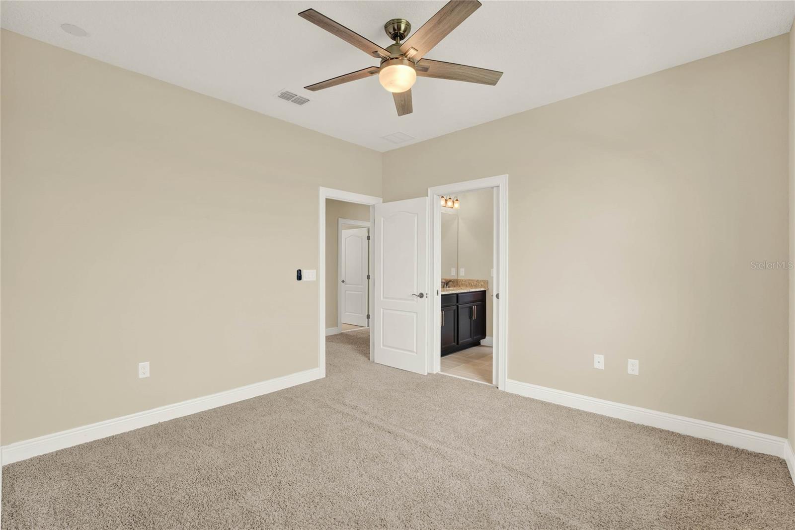Image 17 of 40 For 10282 Henbury Street