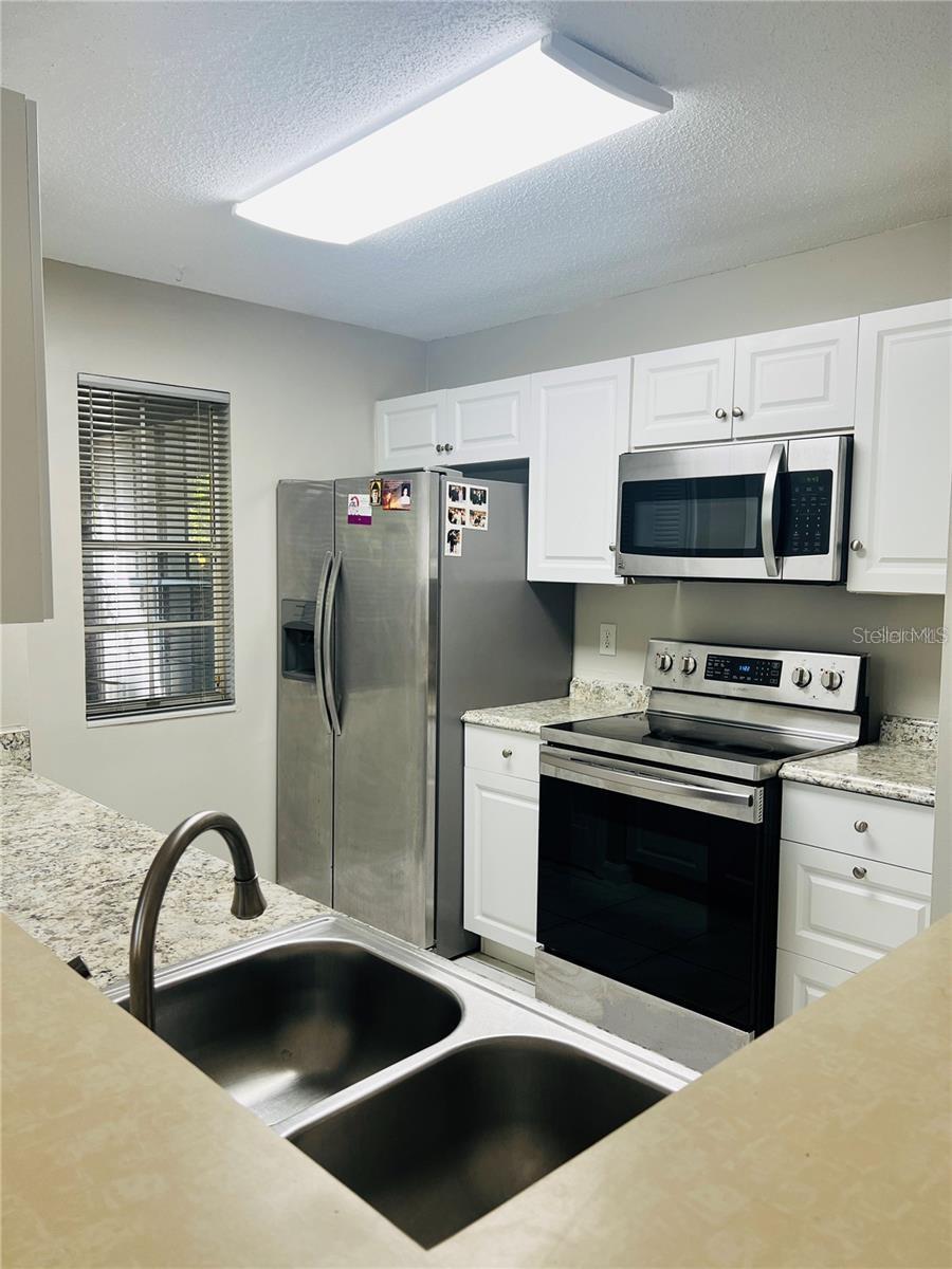 Image 11 of 25 For 951 Bird Bay Court 101