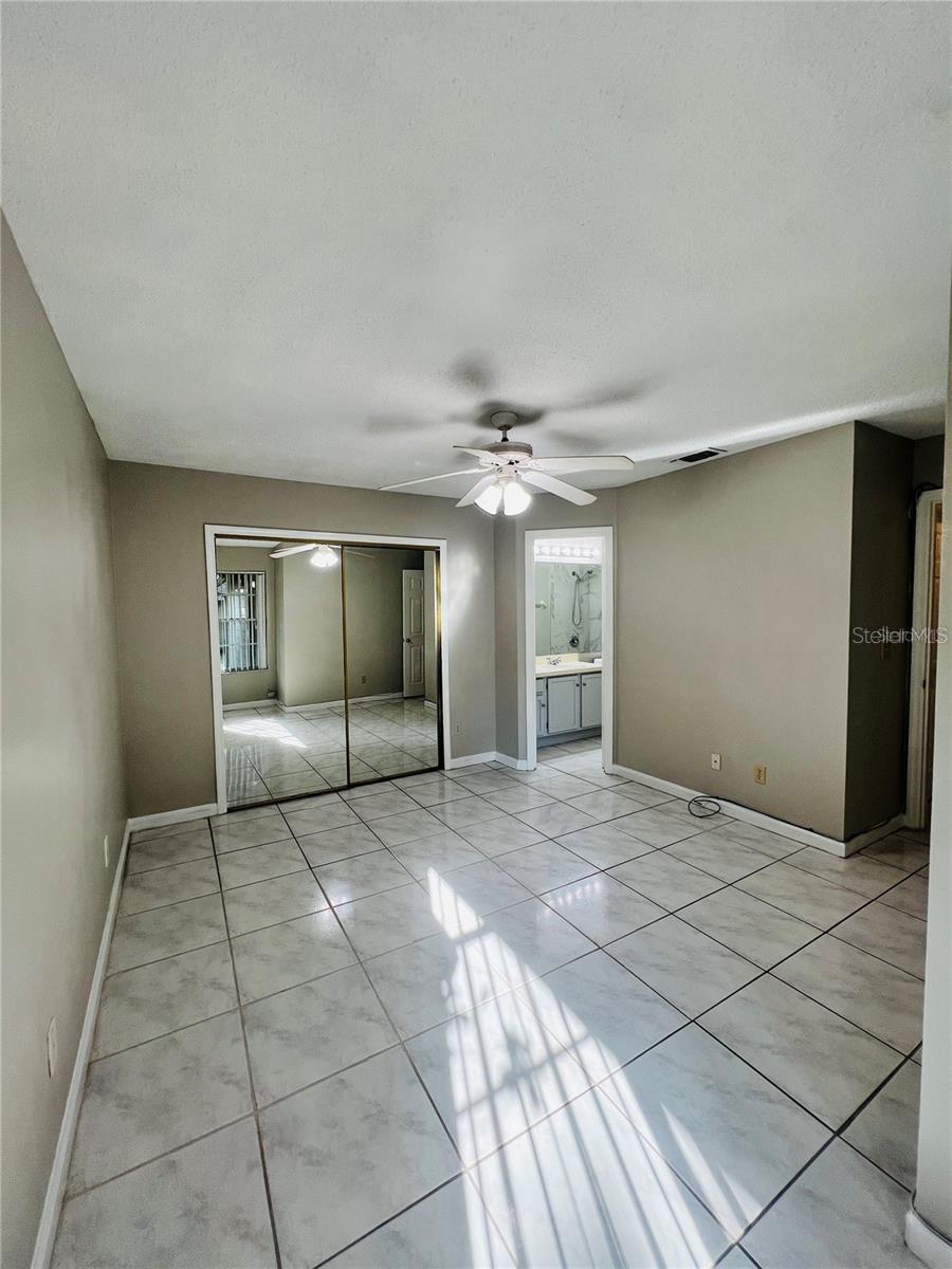 Image 14 of 25 For 951 Bird Bay Court 101