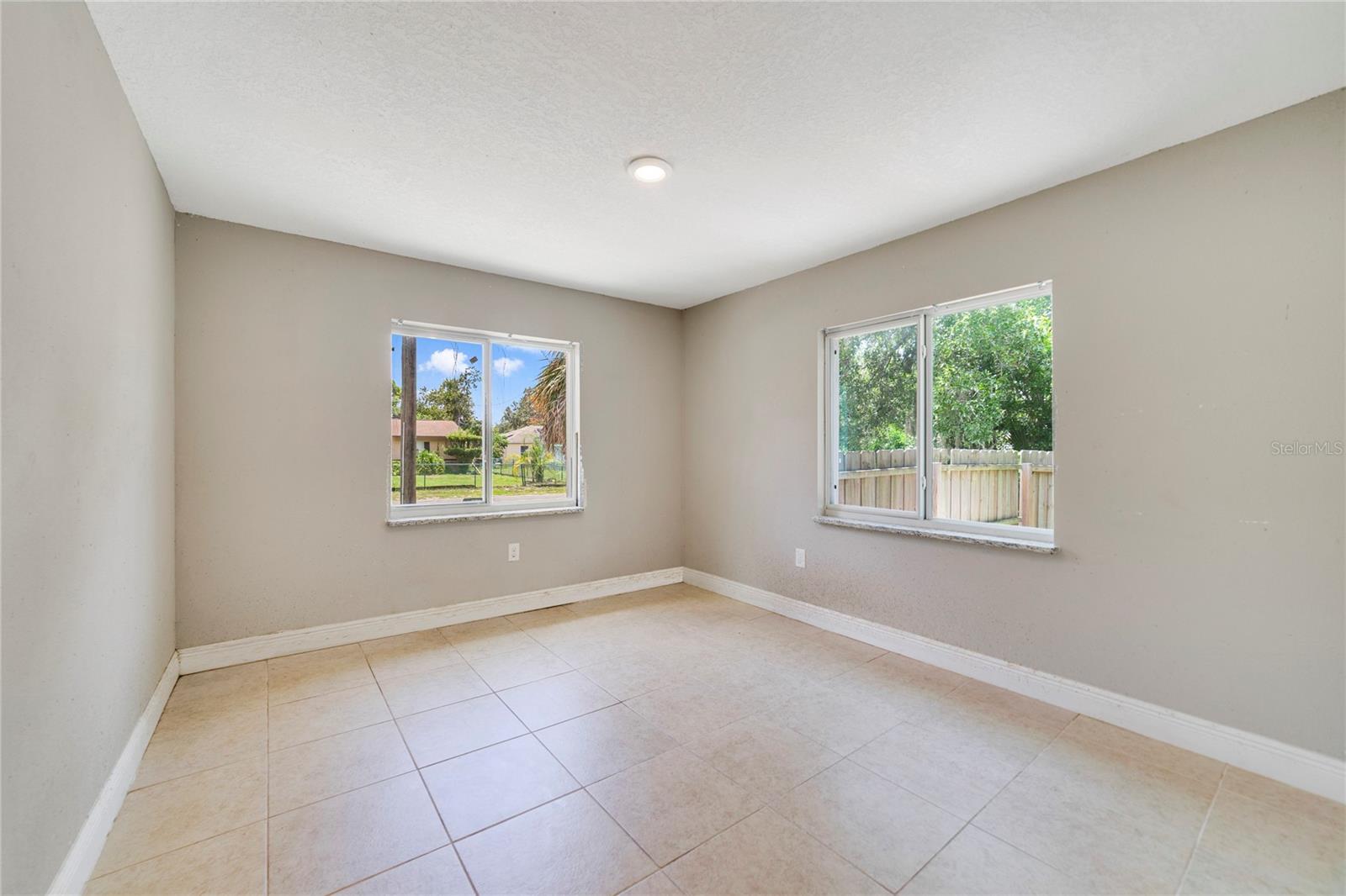 Image 12 of 21 For 710 Alfred Street