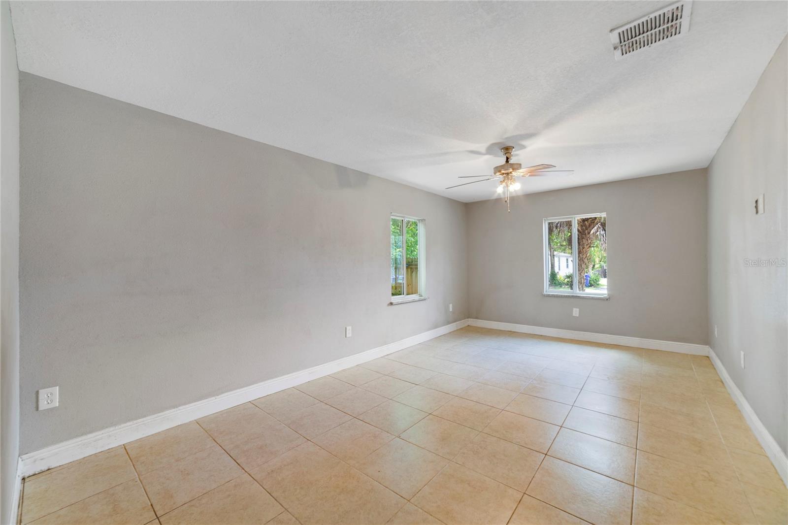 Image 4 of 21 For 710 Alfred Street