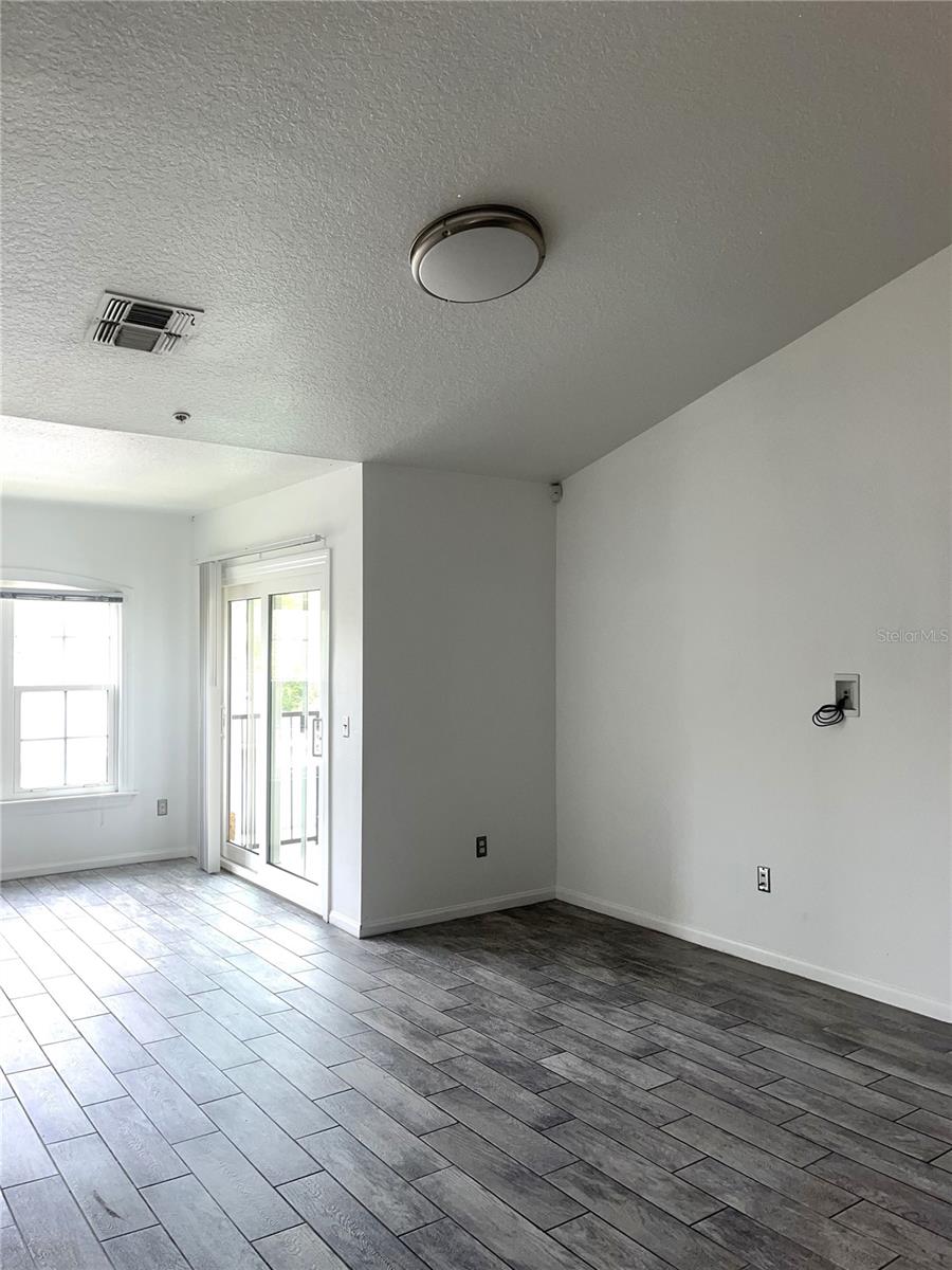 Image 10 of 14 For 6524 Swissco Drive 1027