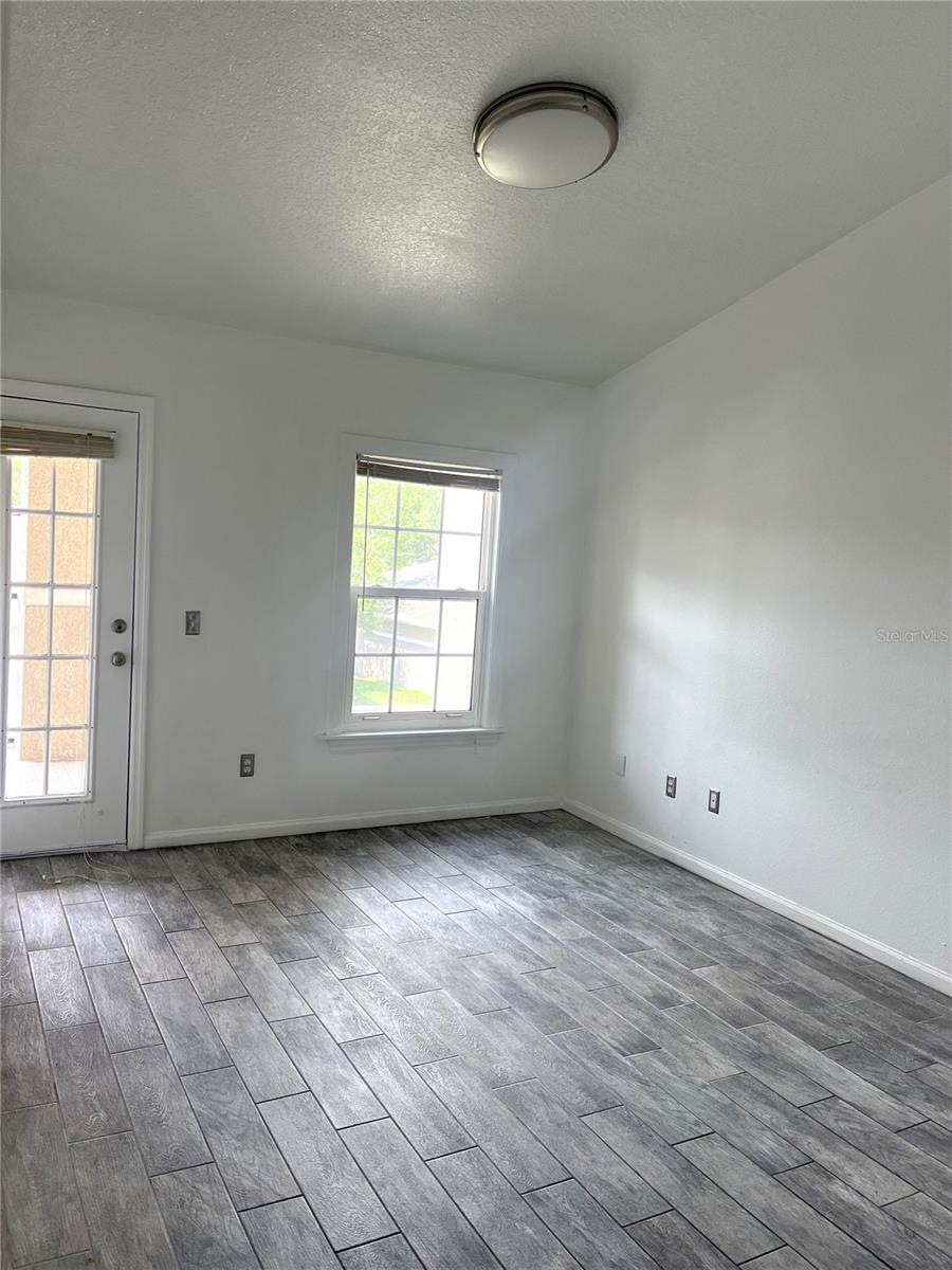 Image 5 of 14 For 6524 Swissco Drive 1027