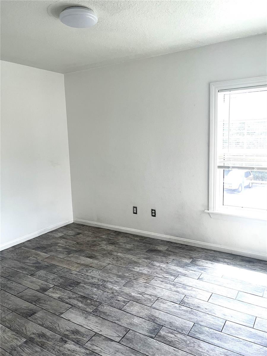 Image 7 of 14 For 6524 Swissco Drive 1027