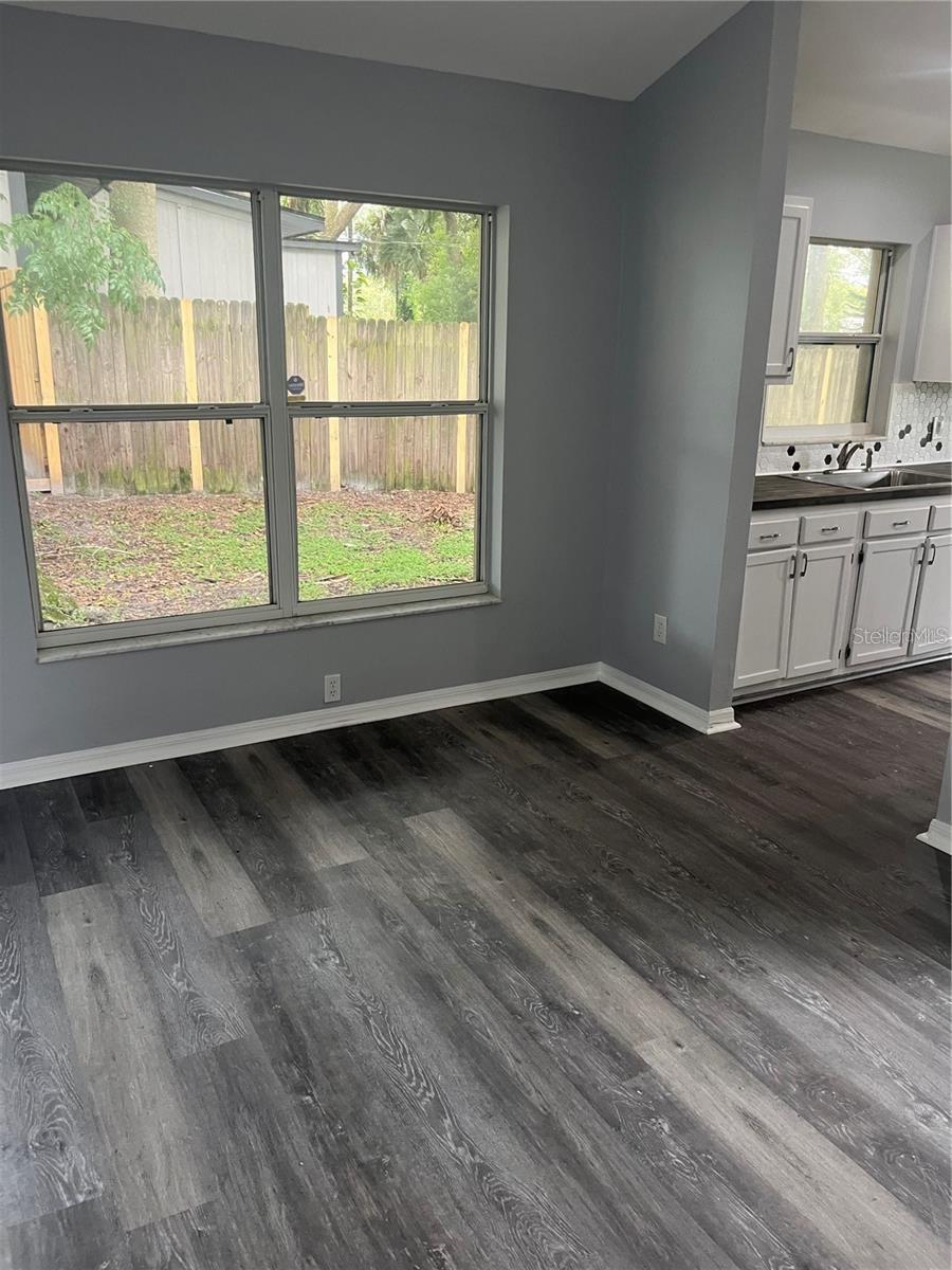 Image 4 of 11 For 2406 Lake Avenue