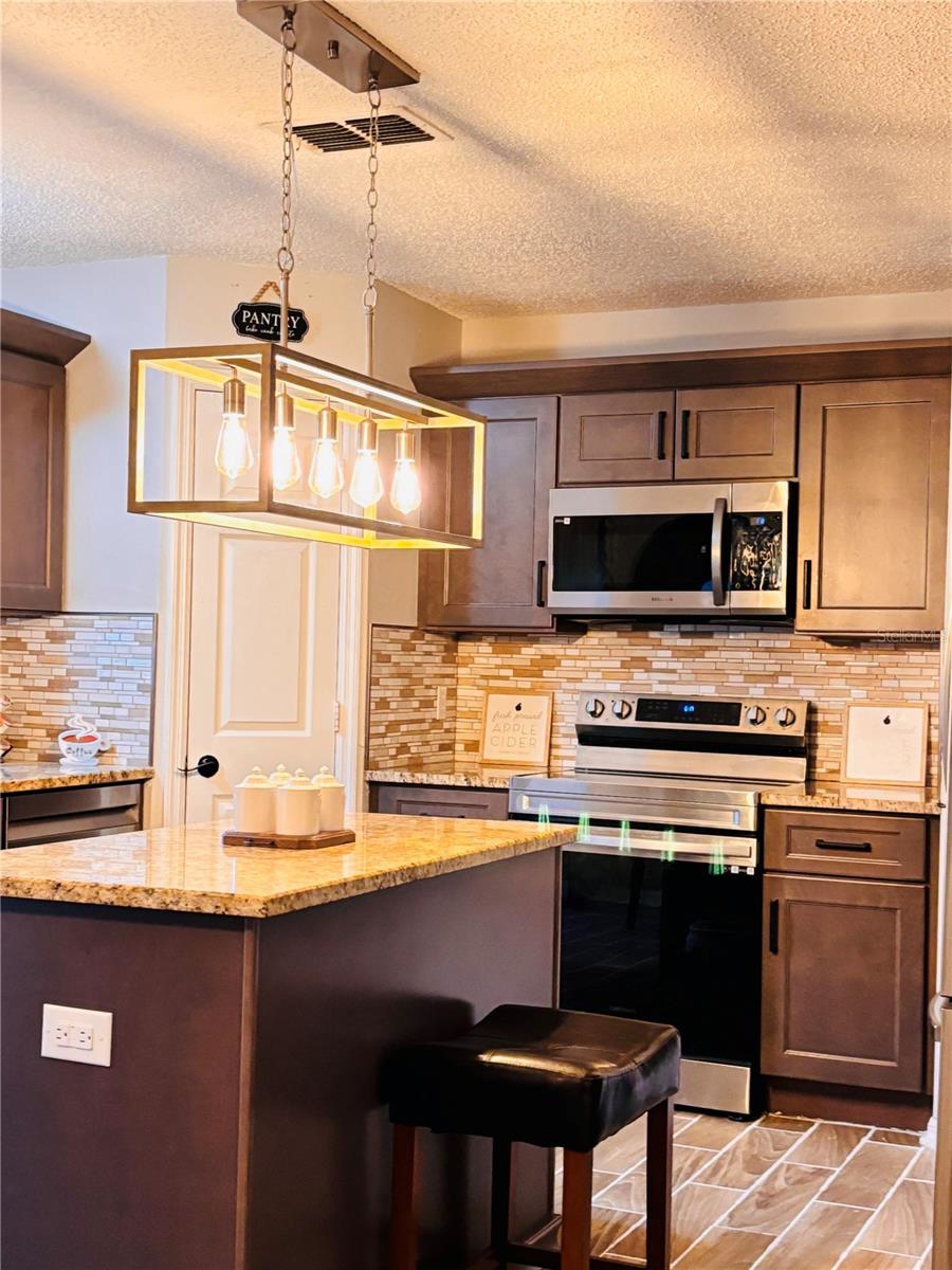 Image 5 of 14 For 216 Fairfield Drive