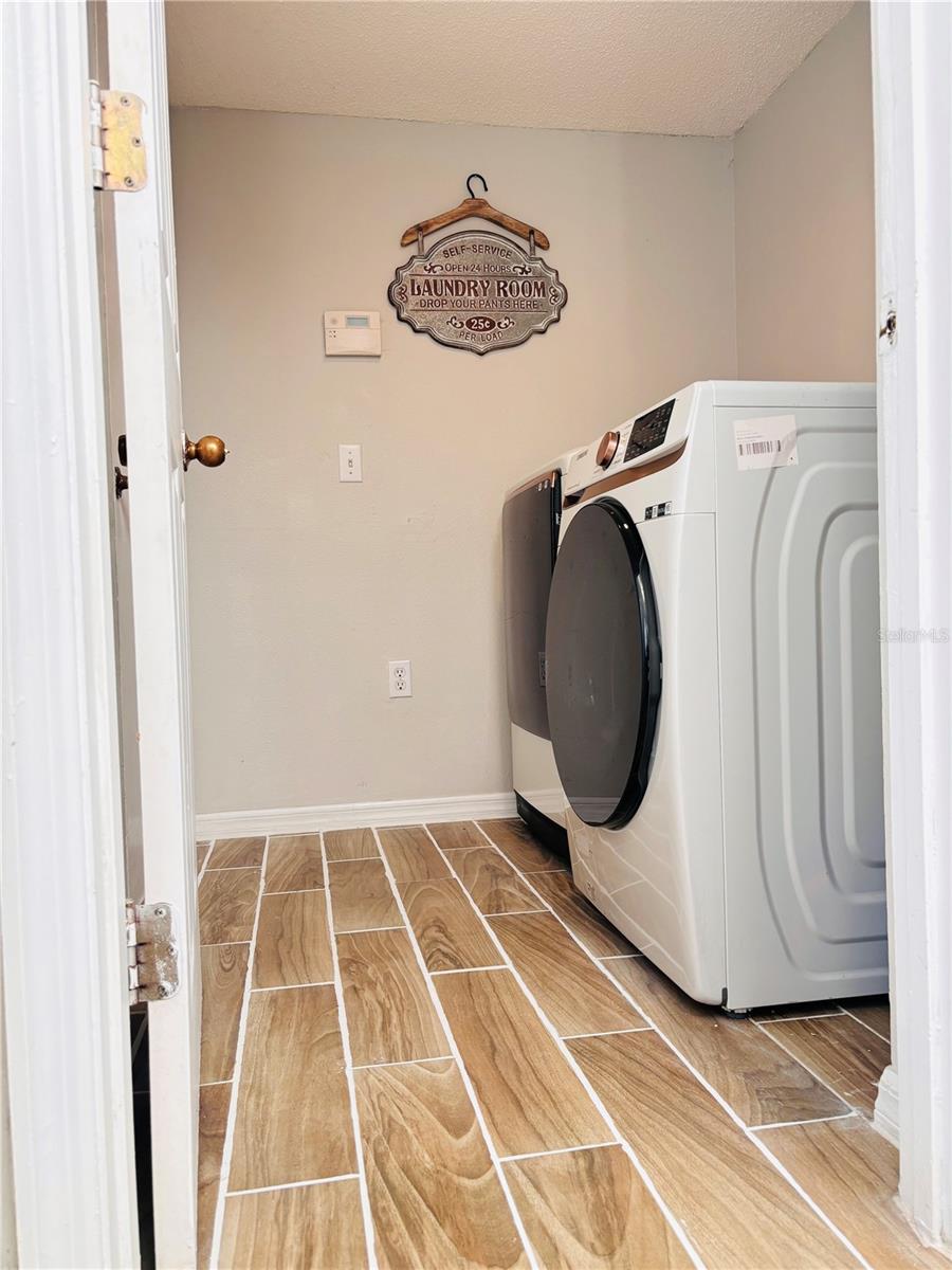 Image 9 of 14 For 216 Fairfield Drive