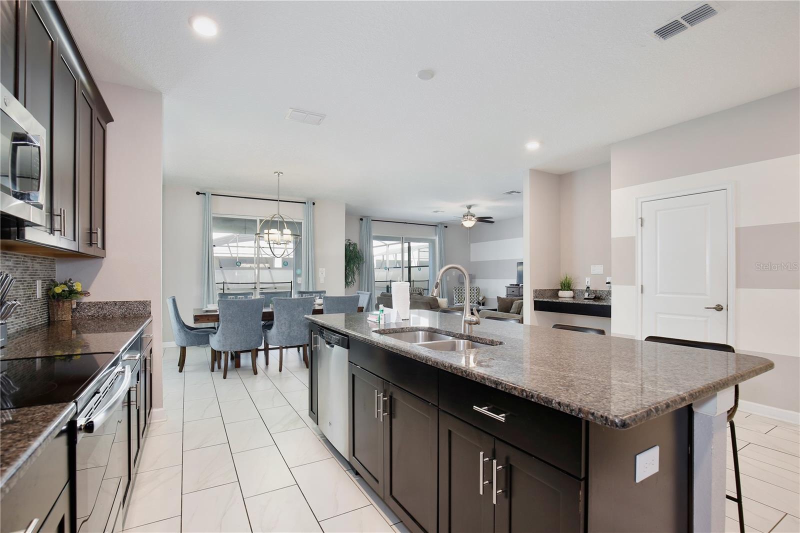 Image 6 of 60 For 4806 Kings Castle Circle