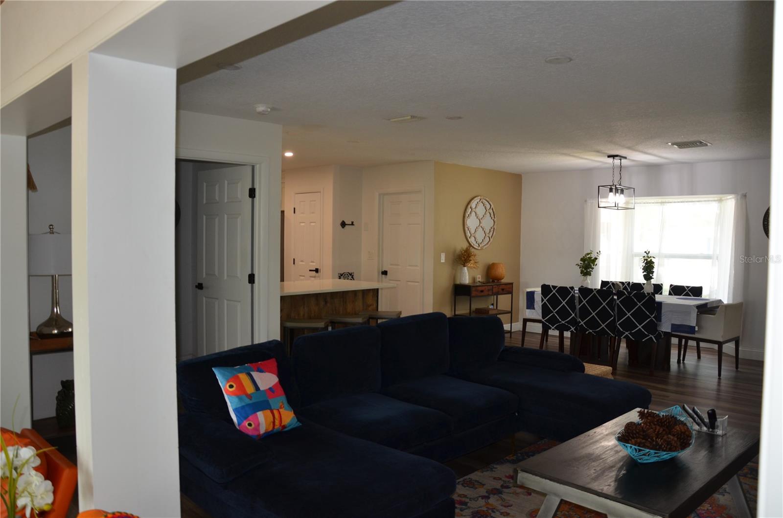 Image 16 of 73 For 624 Hager Court