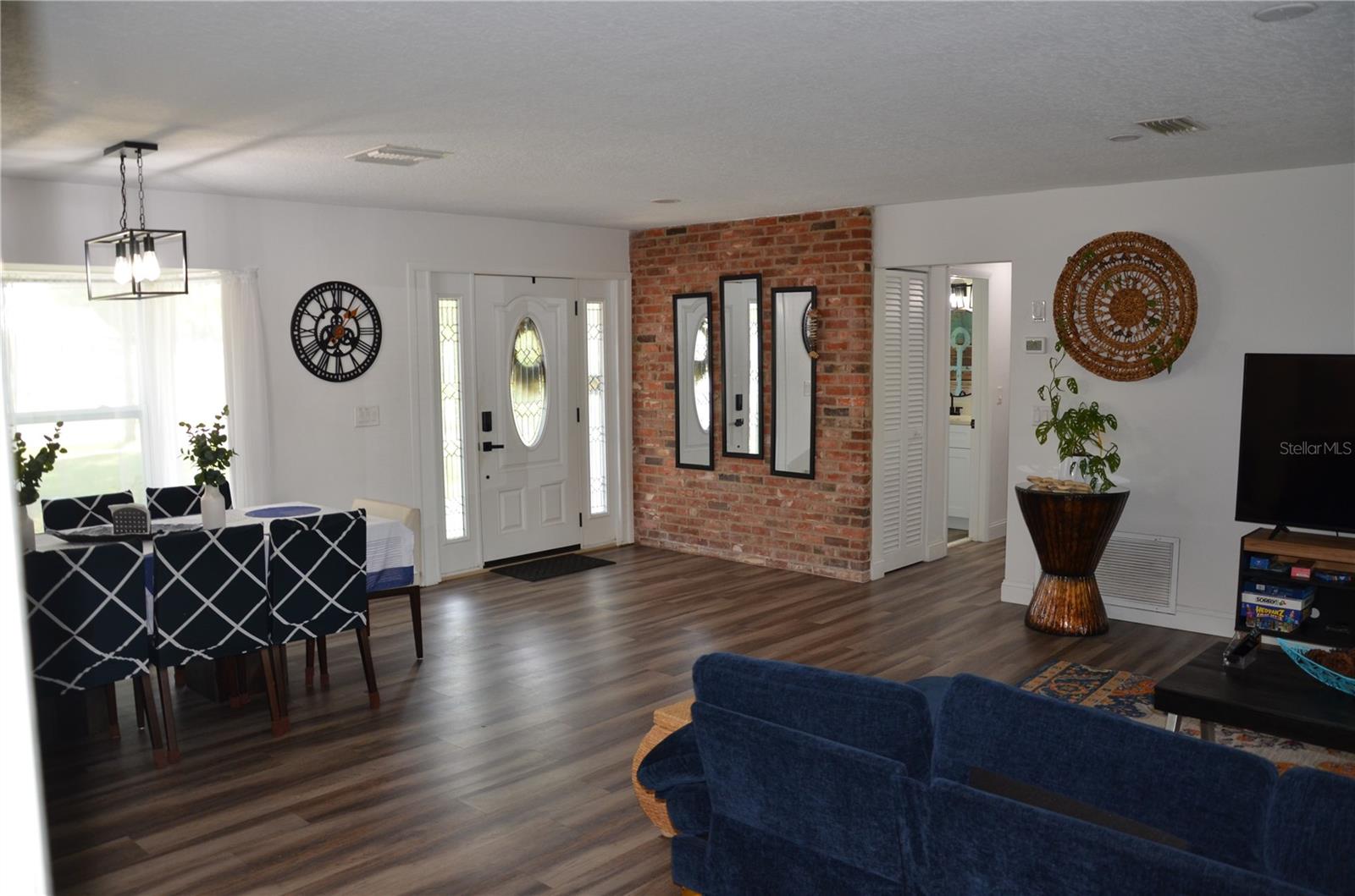 Image 3 of 73 For 624 Hager Court