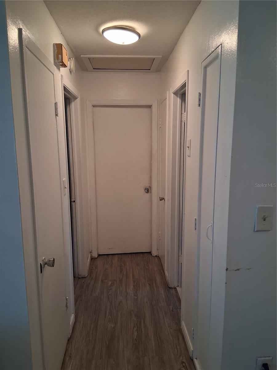 Image 5 of 6 For 935 Grey Oak Court