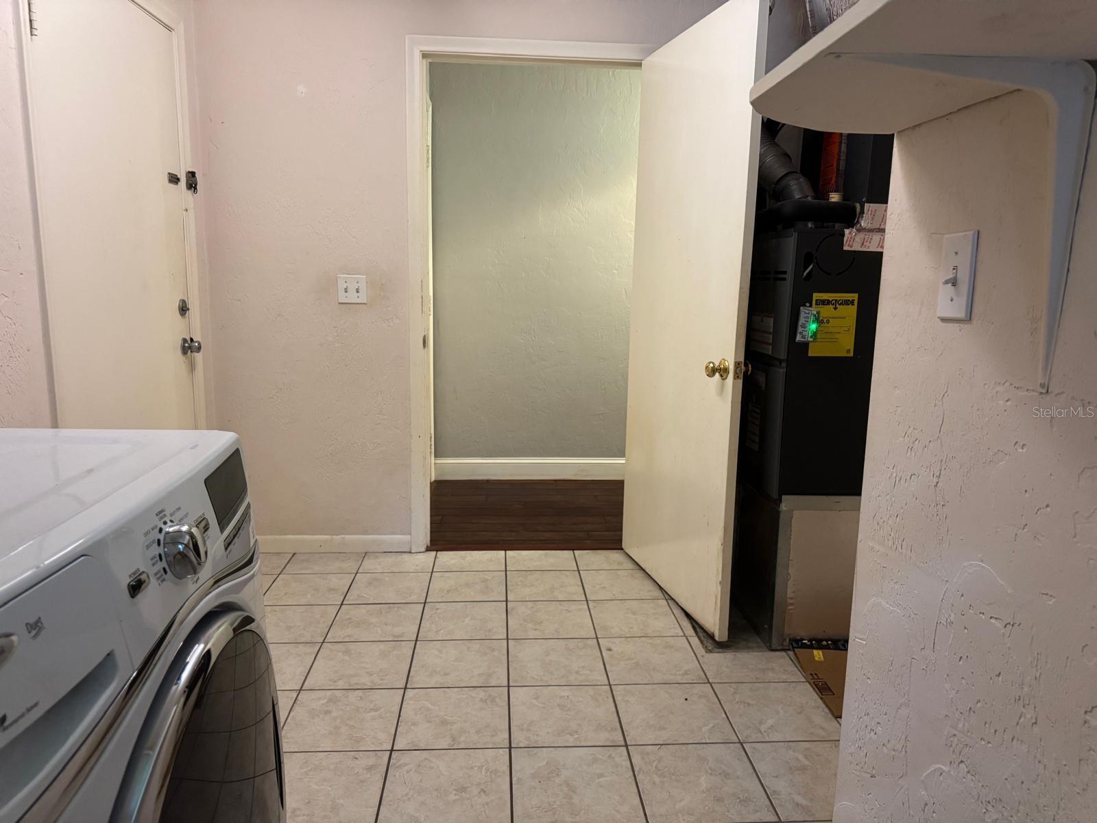 Image 41 of 55 For 623 28th Street