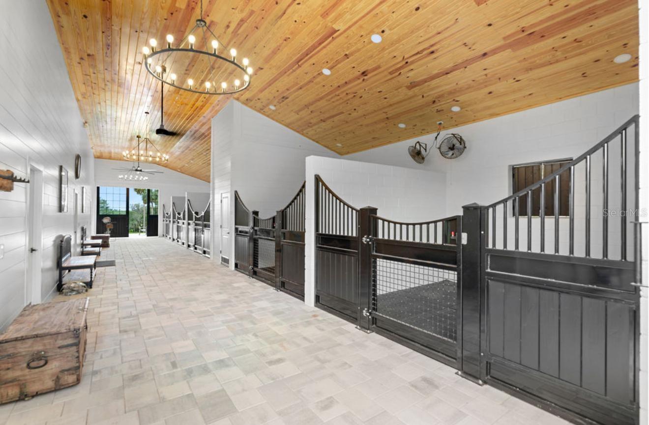 Image 4 of 20 For 20925 100th Avenue Road