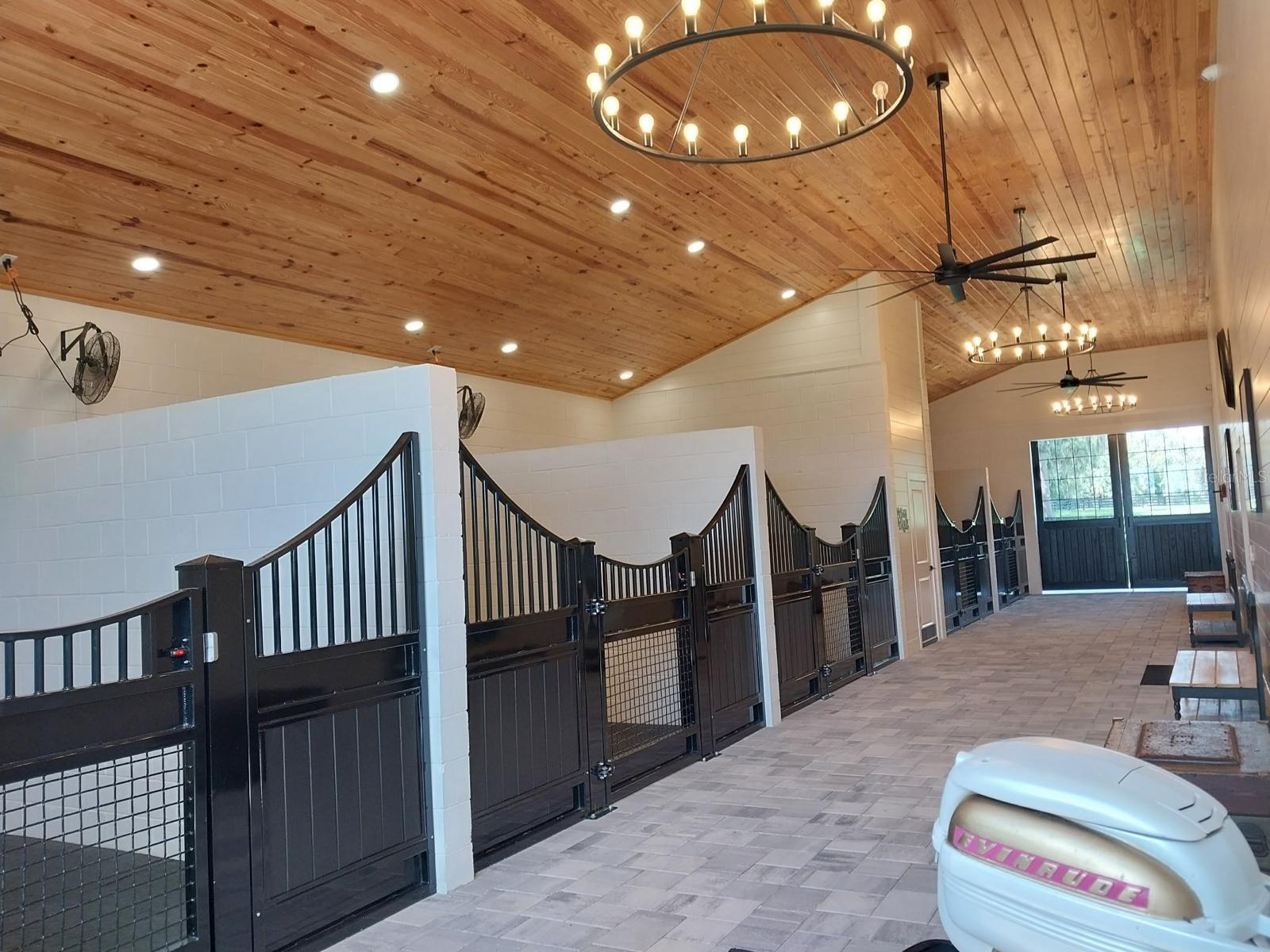 Image 5 of 20 For 20925 100th Avenue Road