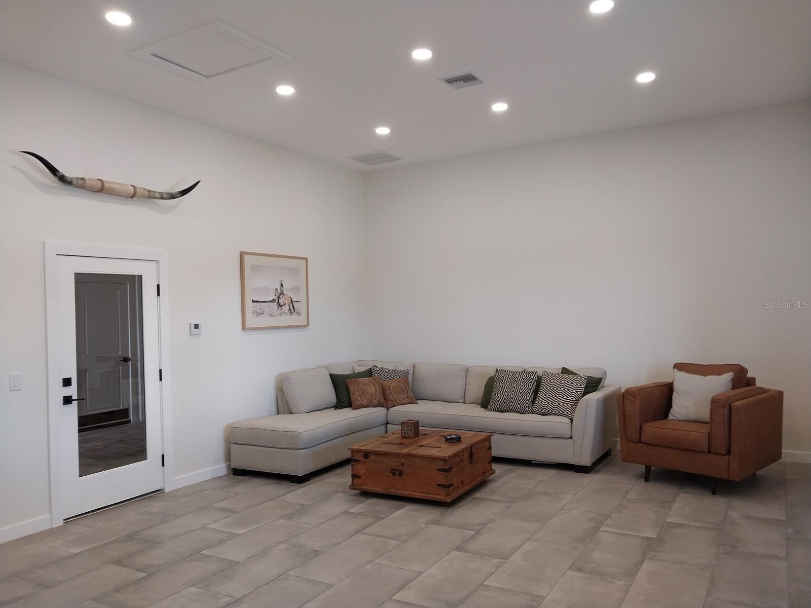 Image 6 of 20 For 20925 100th Avenue Road