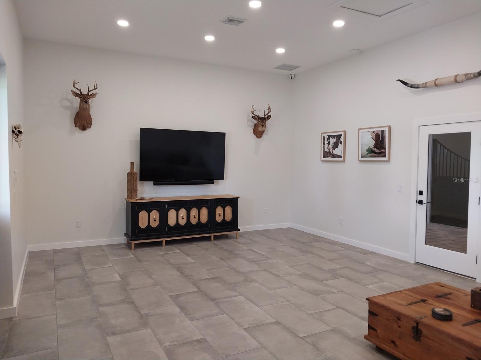 Image 7 of 20 For 20925 100th Avenue Road