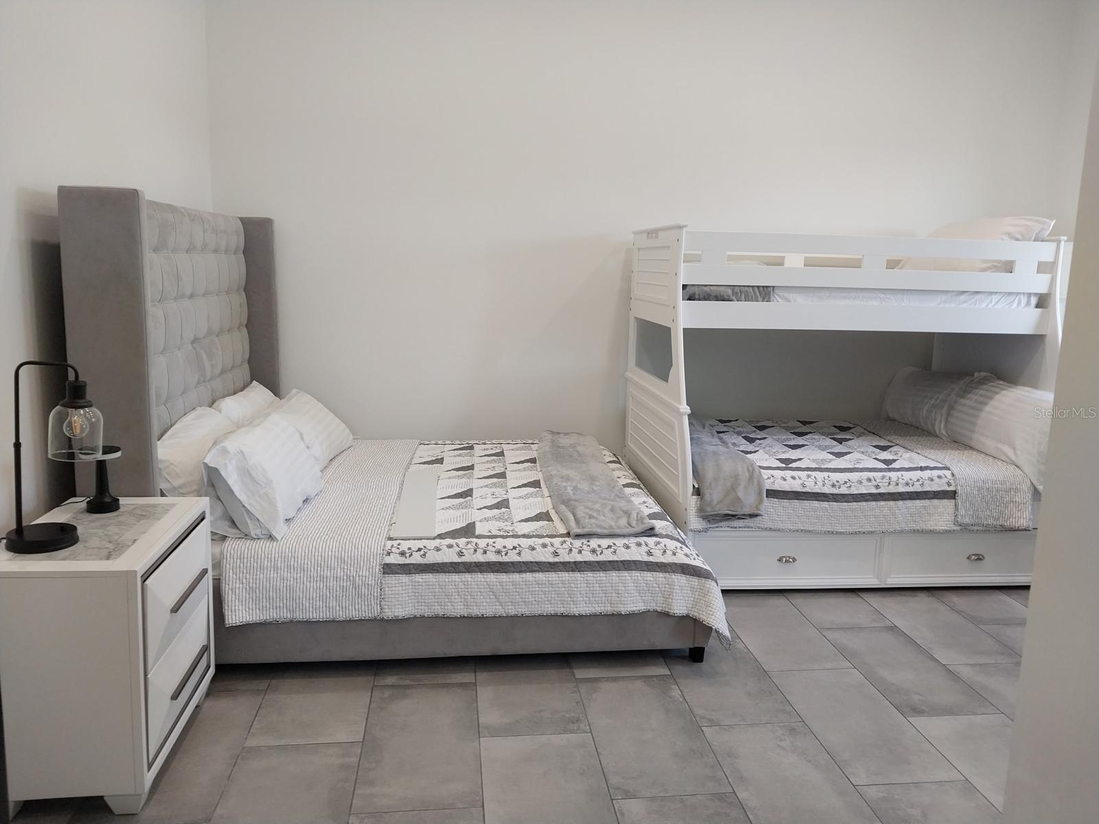 Image 8 of 20 For 20925 100th Avenue Road