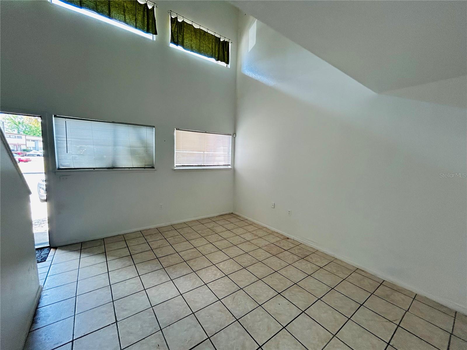 Image 3 of 13 For 3912 Crayrich Circle 305