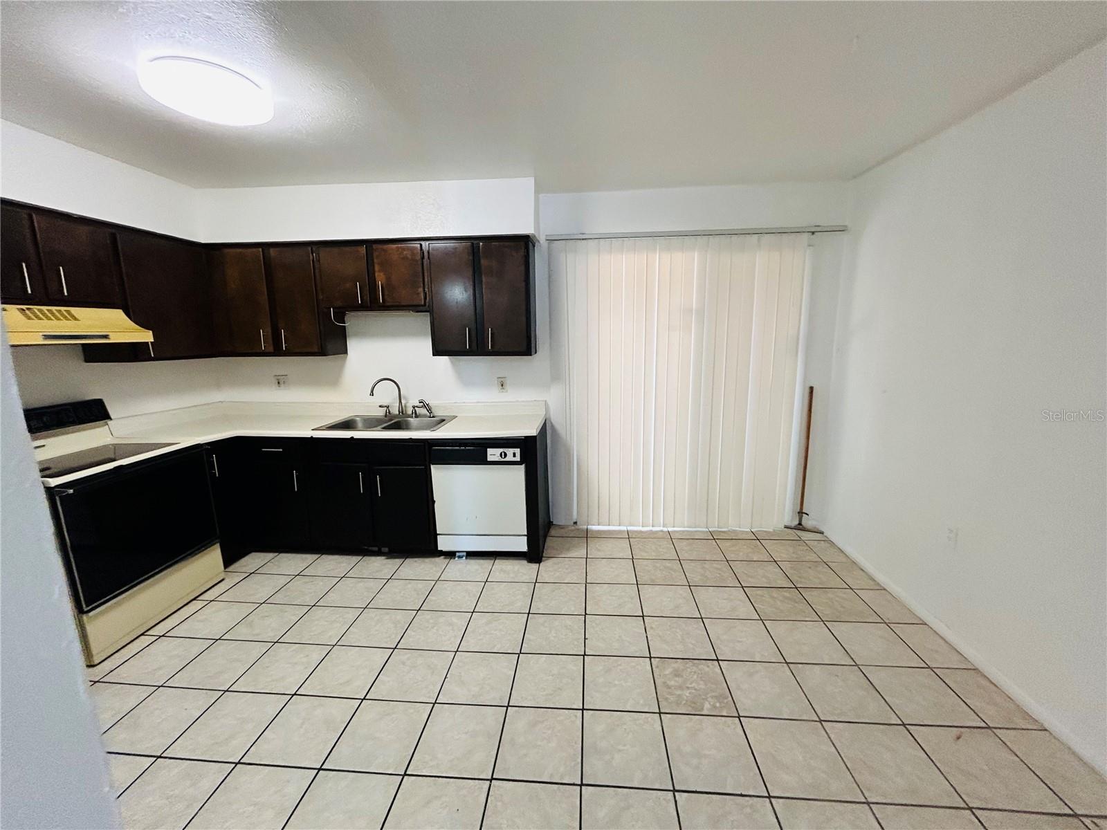 Image 5 of 13 For 3912 Crayrich Circle 305