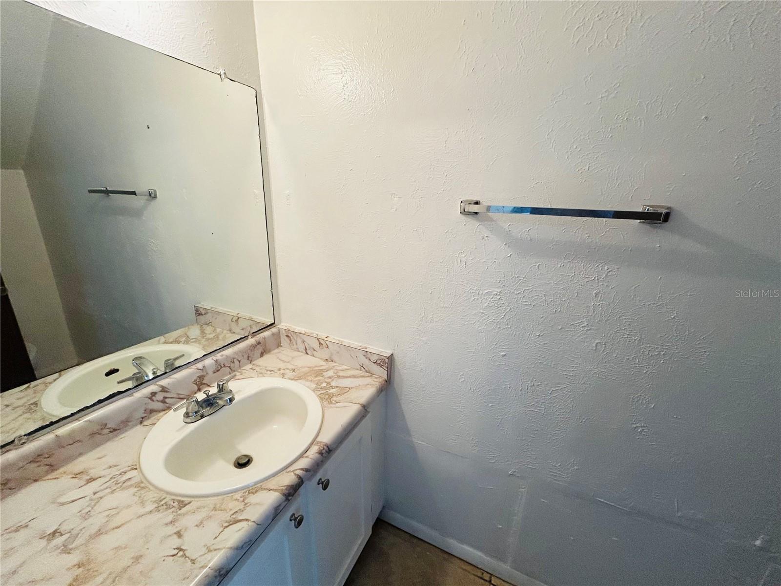 Image 8 of 13 For 3912 Crayrich Circle 305