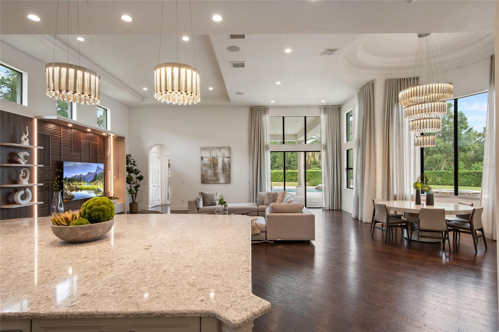 Image 31 of 91 For 4077 Isabella Circle