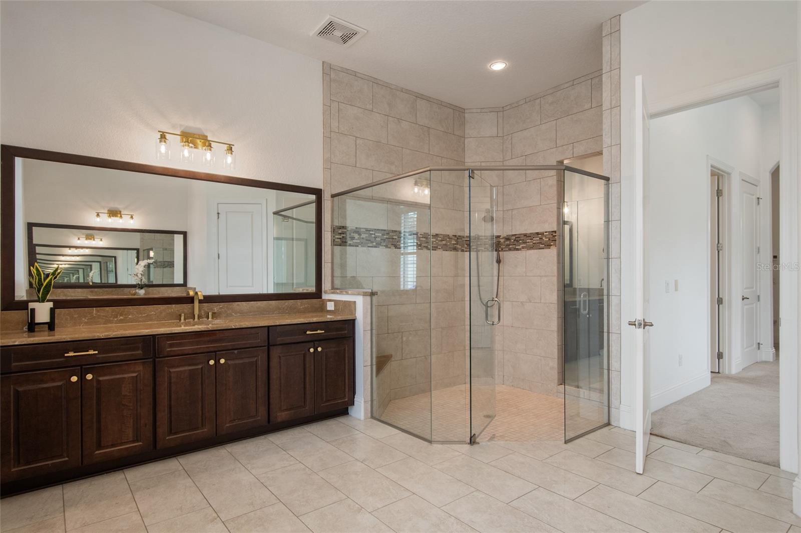 Image 49 of 91 For 4077 Isabella Circle