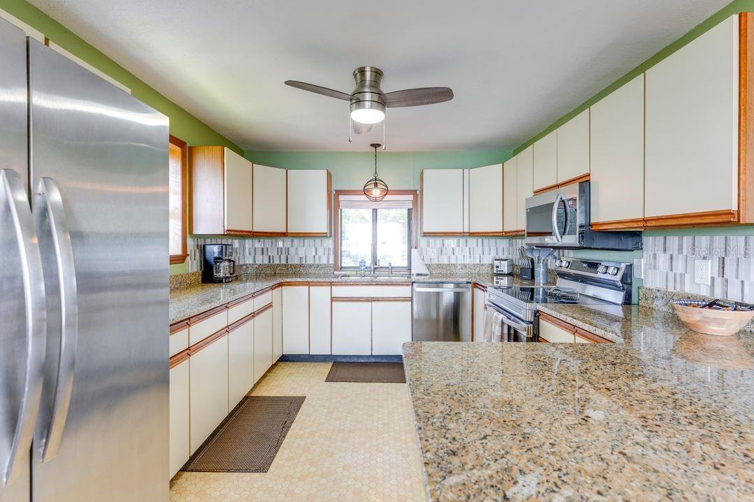 Image 31 of 58 For 900 Harbor Terrace