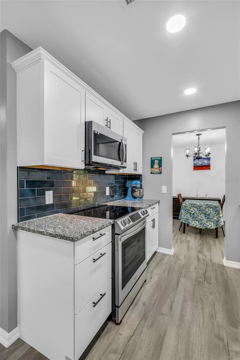 Image 9 of 24 For 428 Laura Lane
