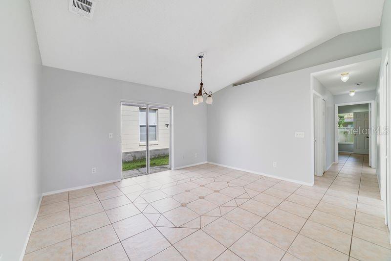 Image 5 of 15 For 7927 Tumbleweed Court