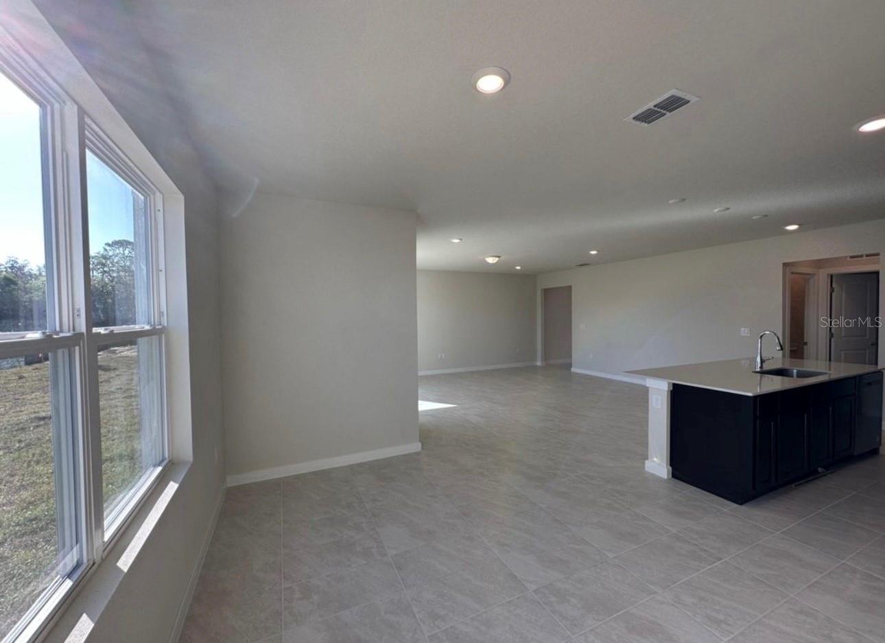 Image 11 of 39 For 5322 Royal Point Avenue