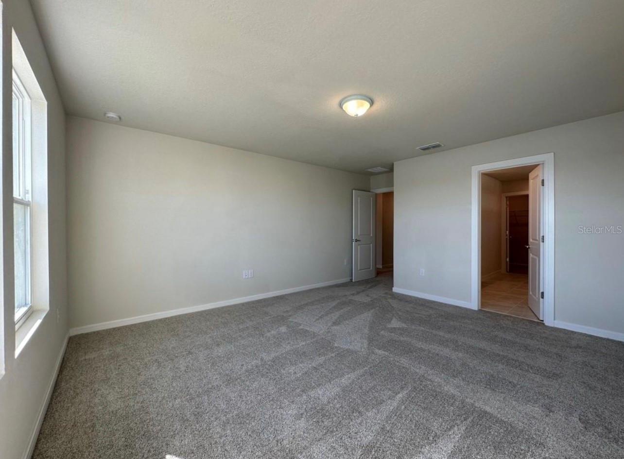Image 17 of 39 For 5322 Royal Point Avenue
