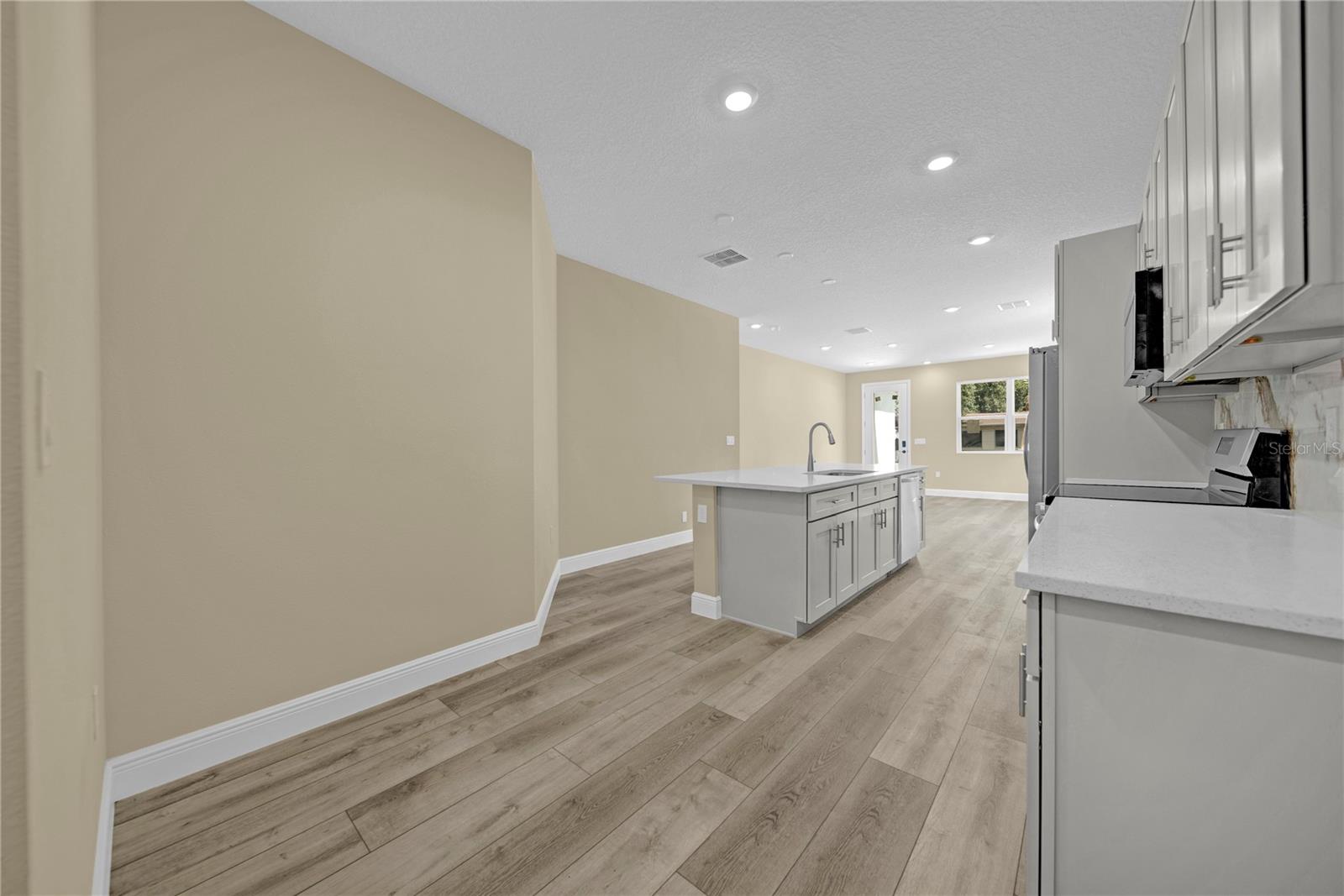 Image 13 of 36 For 14804 Coscester Street