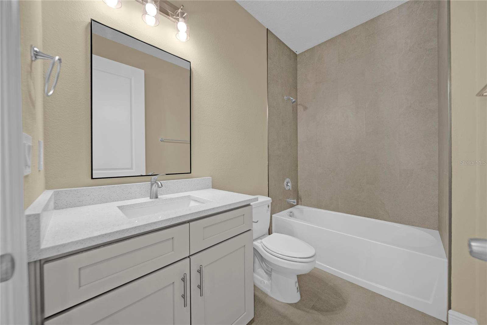 Image 16 of 36 For 14804 Coscester Street