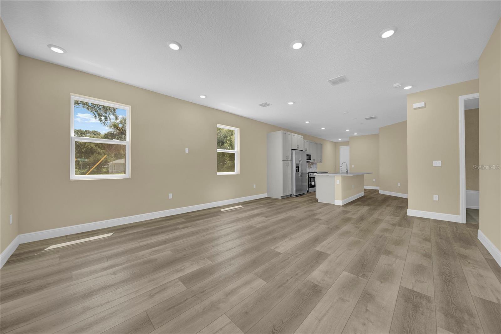 Image 3 of 36 For 14804 Coscester Street