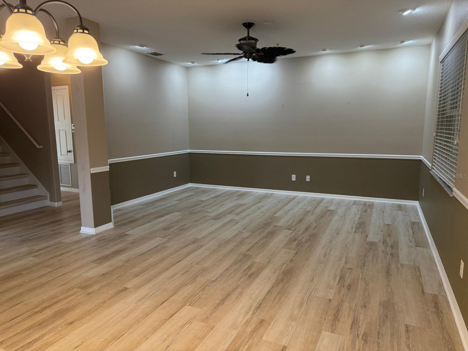 Image 10 of 27 For 1049 Priory Circle 8