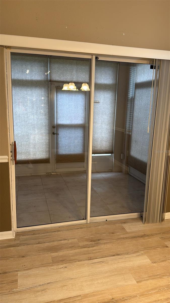 Image 13 of 27 For 1049 Priory Circle 8