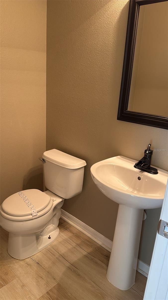 Image 16 of 27 For 1049 Priory Circle 8