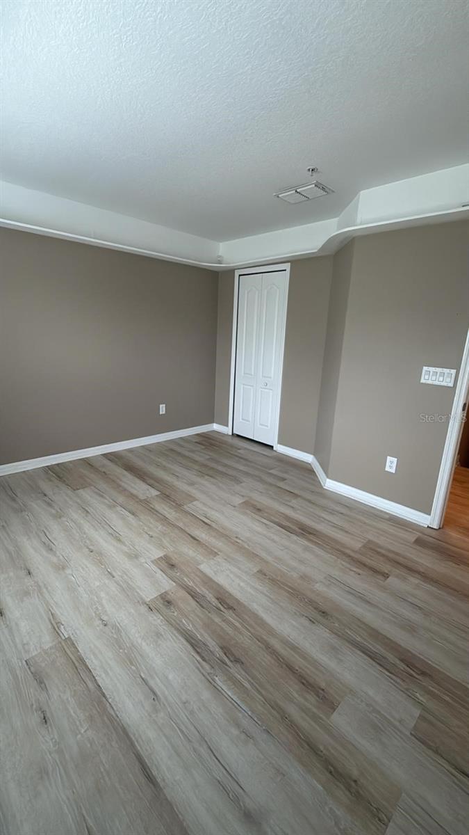 Image 22 of 27 For 1049 Priory Circle 8