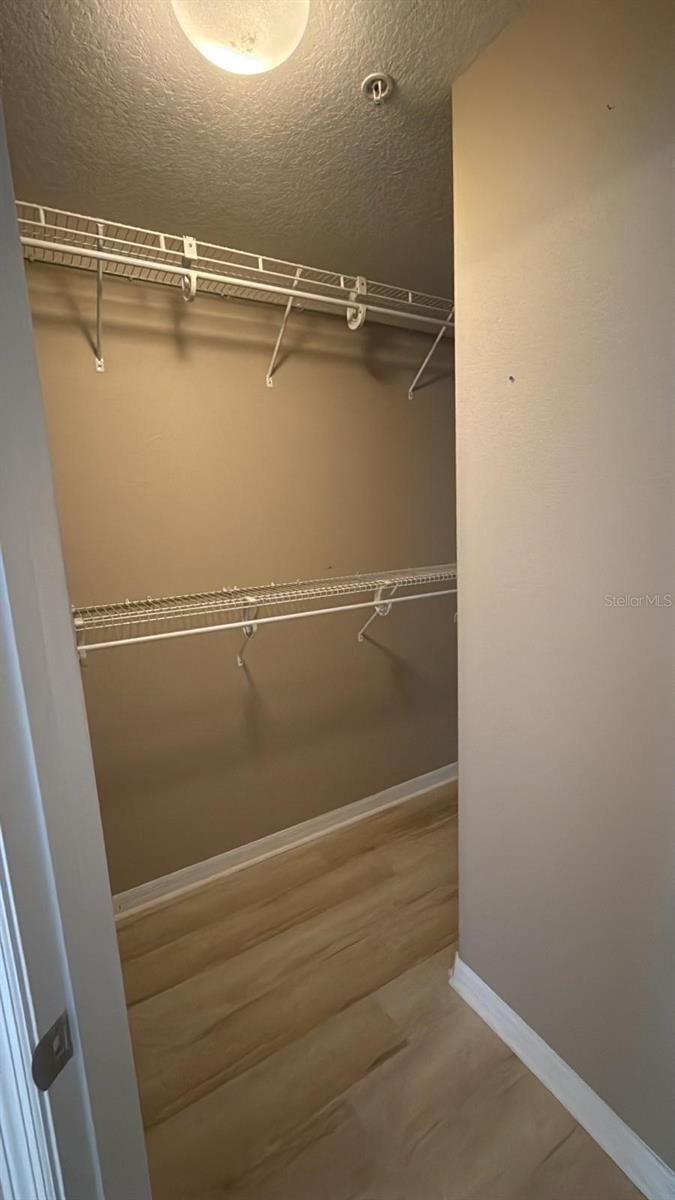 Image 24 of 27 For 1049 Priory Circle 8