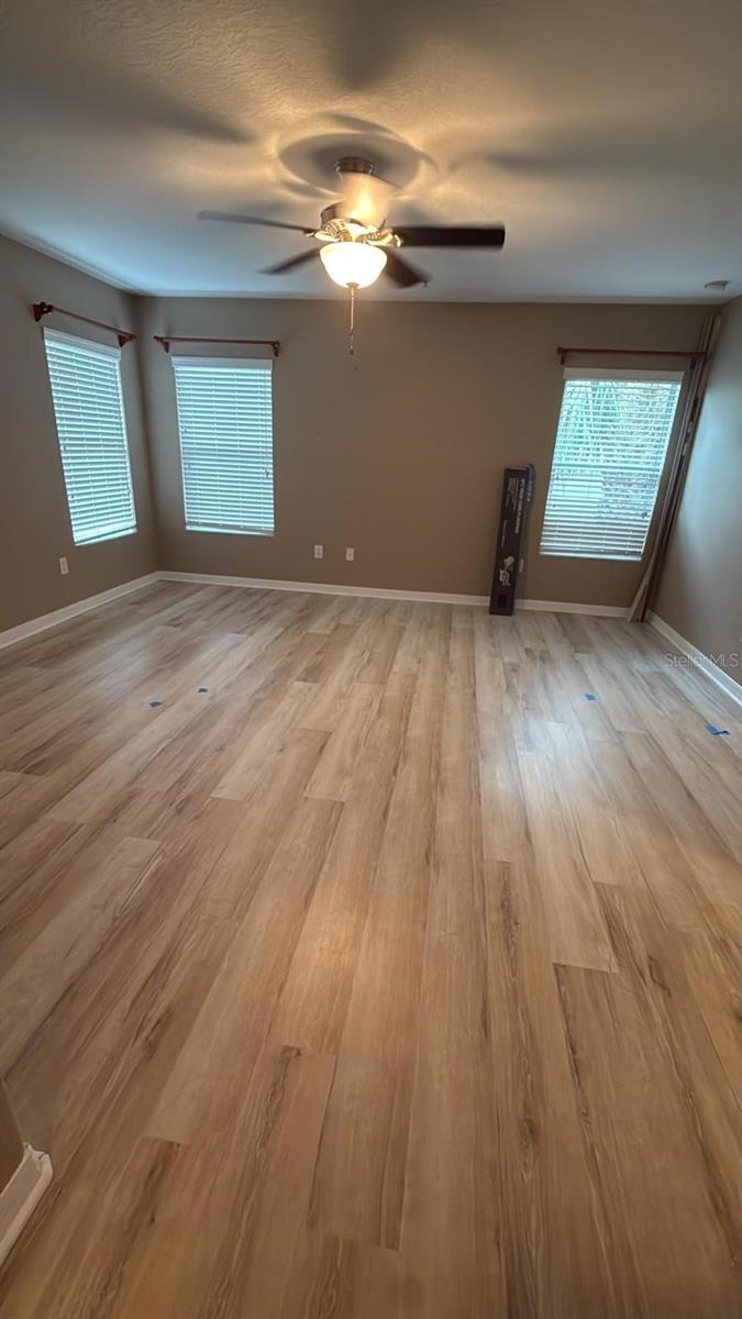 Image 25 of 27 For 1049 Priory Circle 8