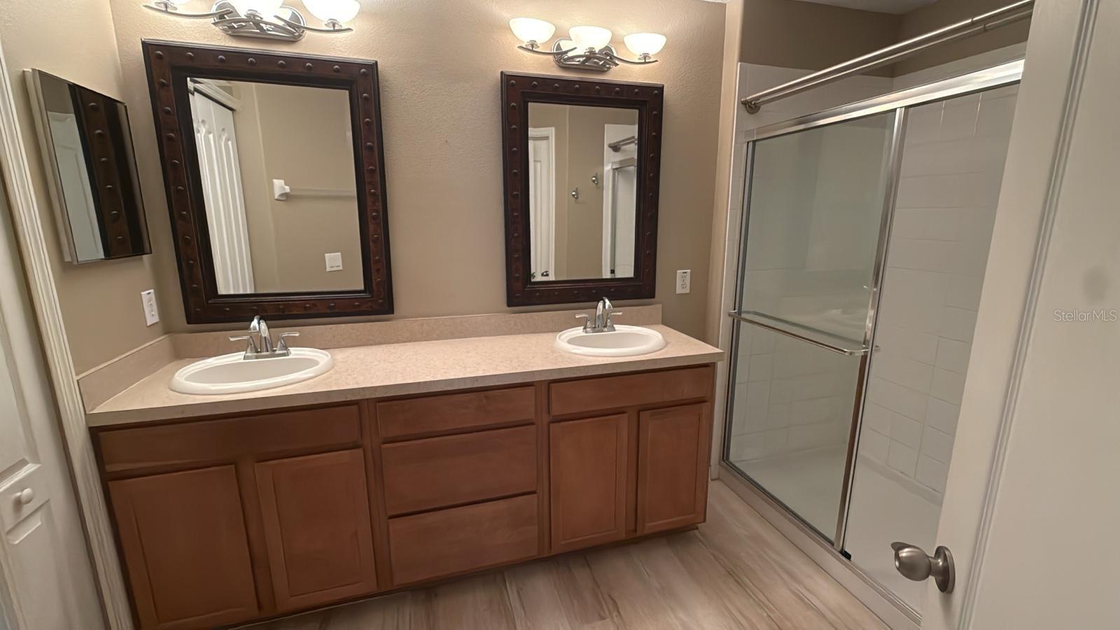 Image 26 of 27 For 1049 Priory Circle 8