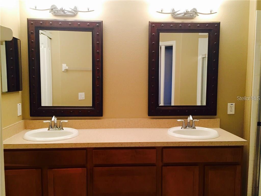 Image 8 of 27 For 1049 Priory Circle 8