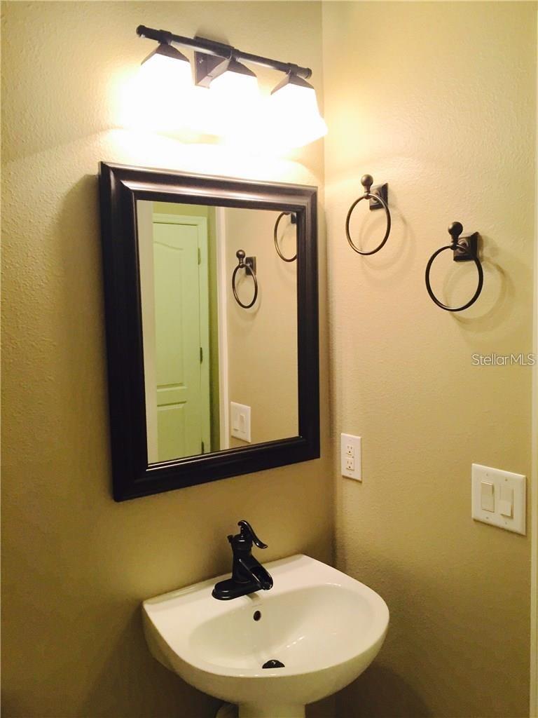 Image 9 of 27 For 1049 Priory Circle 8