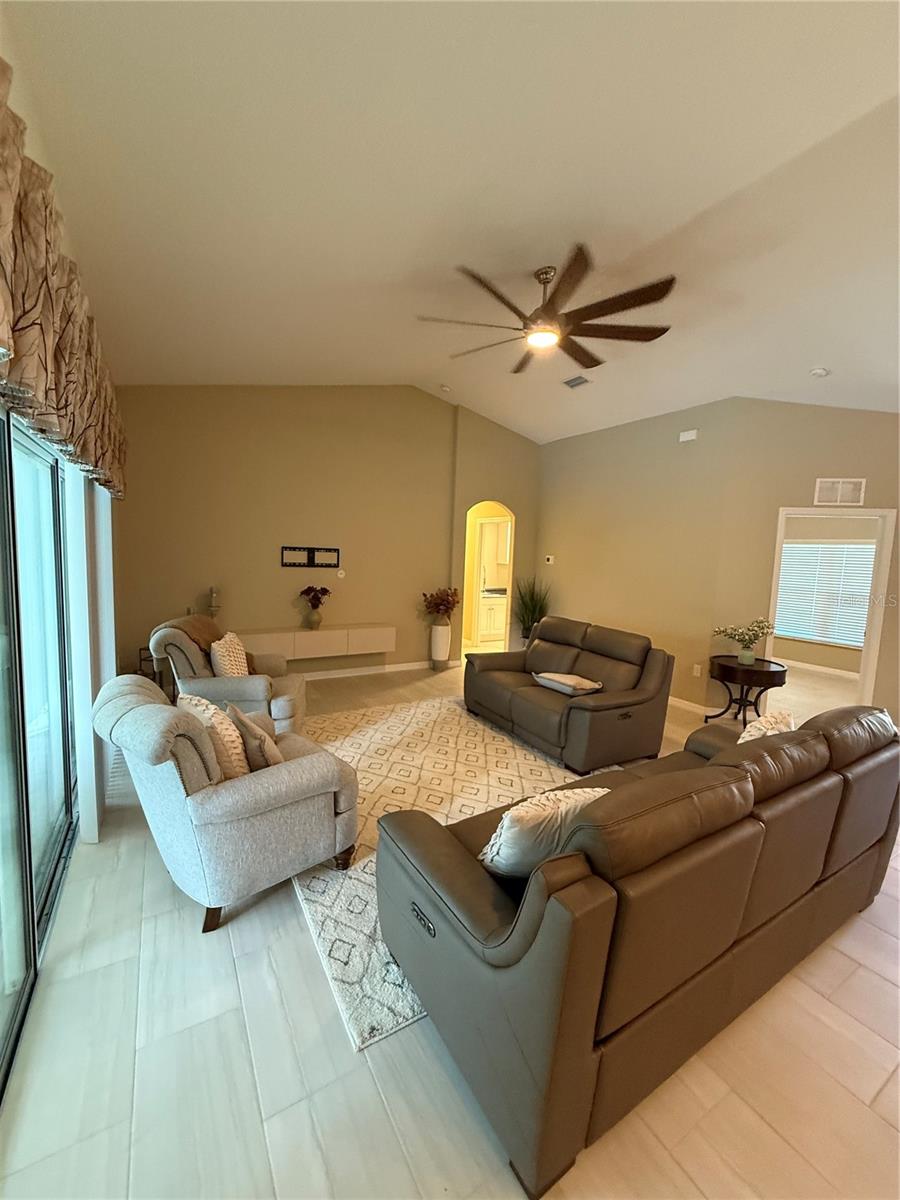 Image 11 of 31 For 5 Wayman Place