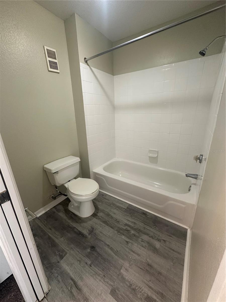 Image 17 of 29 For 7350 Westpointe Boulevard 216