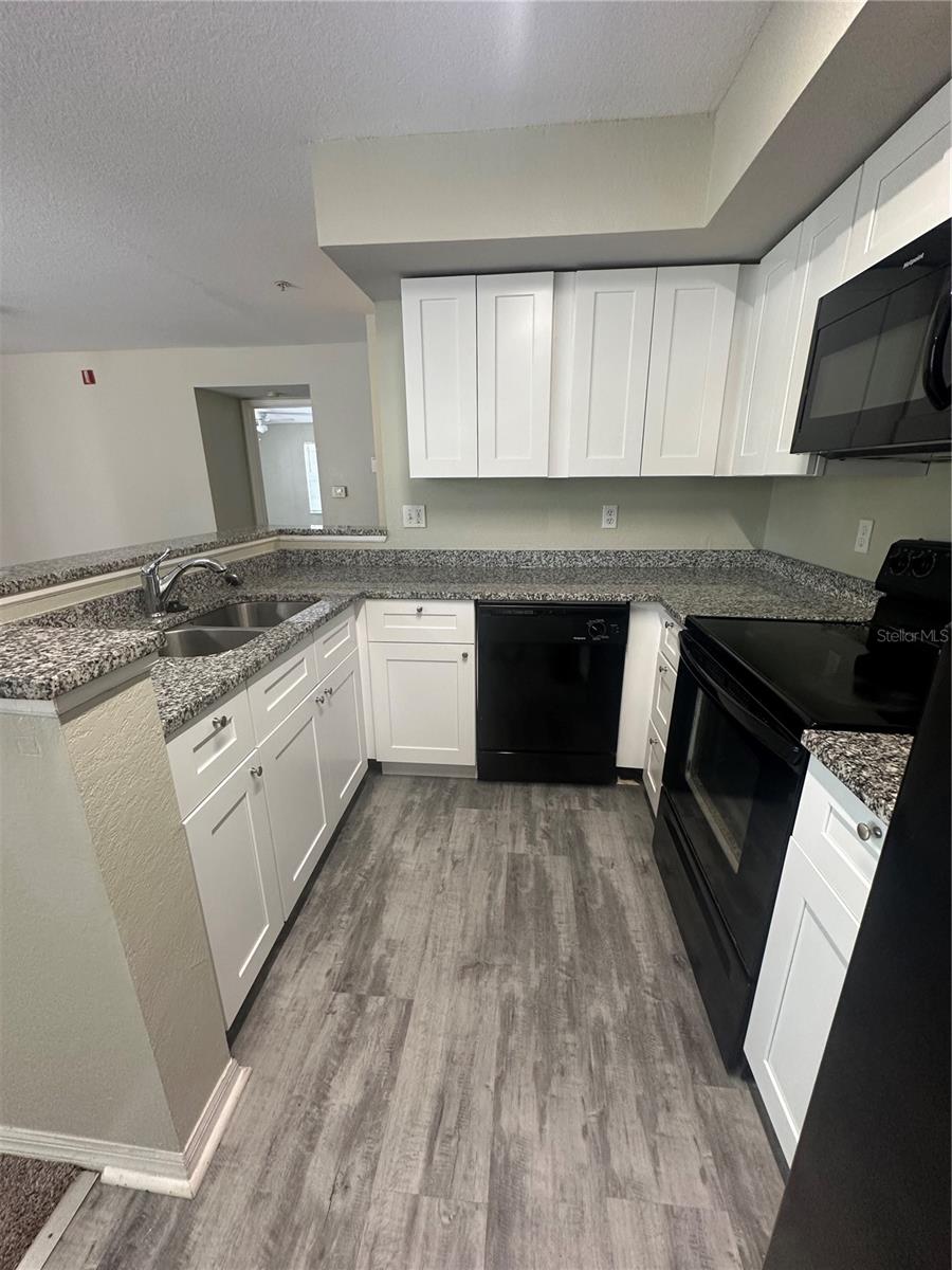 Image 6 of 29 For 7350 Westpointe Boulevard 216