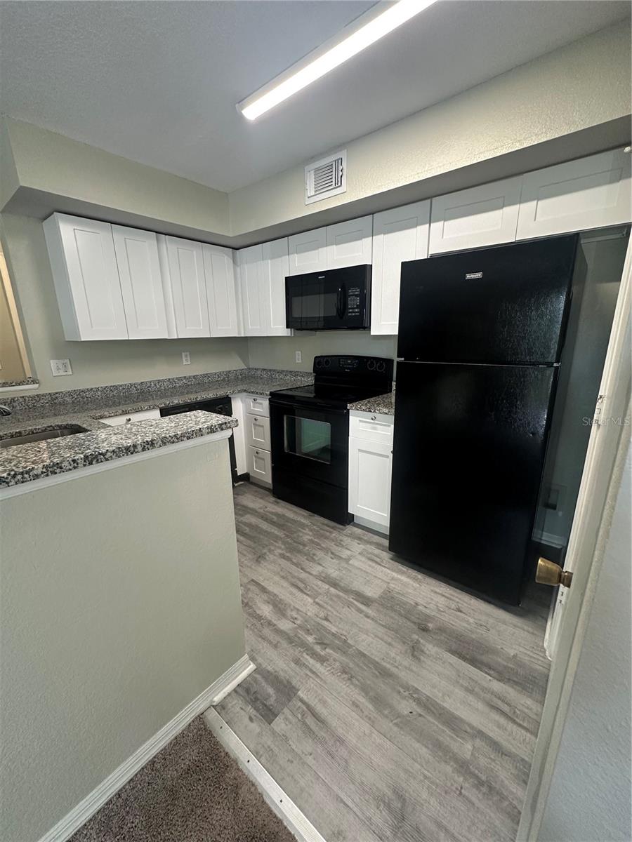 Image 8 of 29 For 7350 Westpointe Boulevard 216