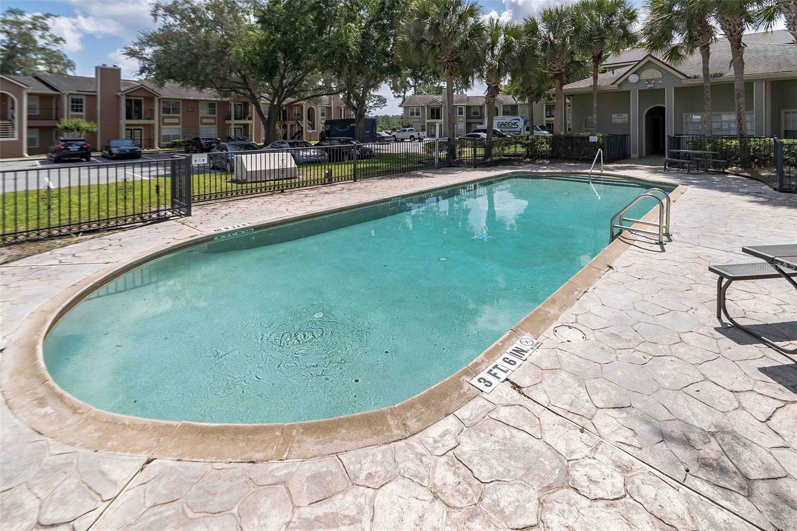Image 4 of 16 For 2550 Alafaya Trail 2209
