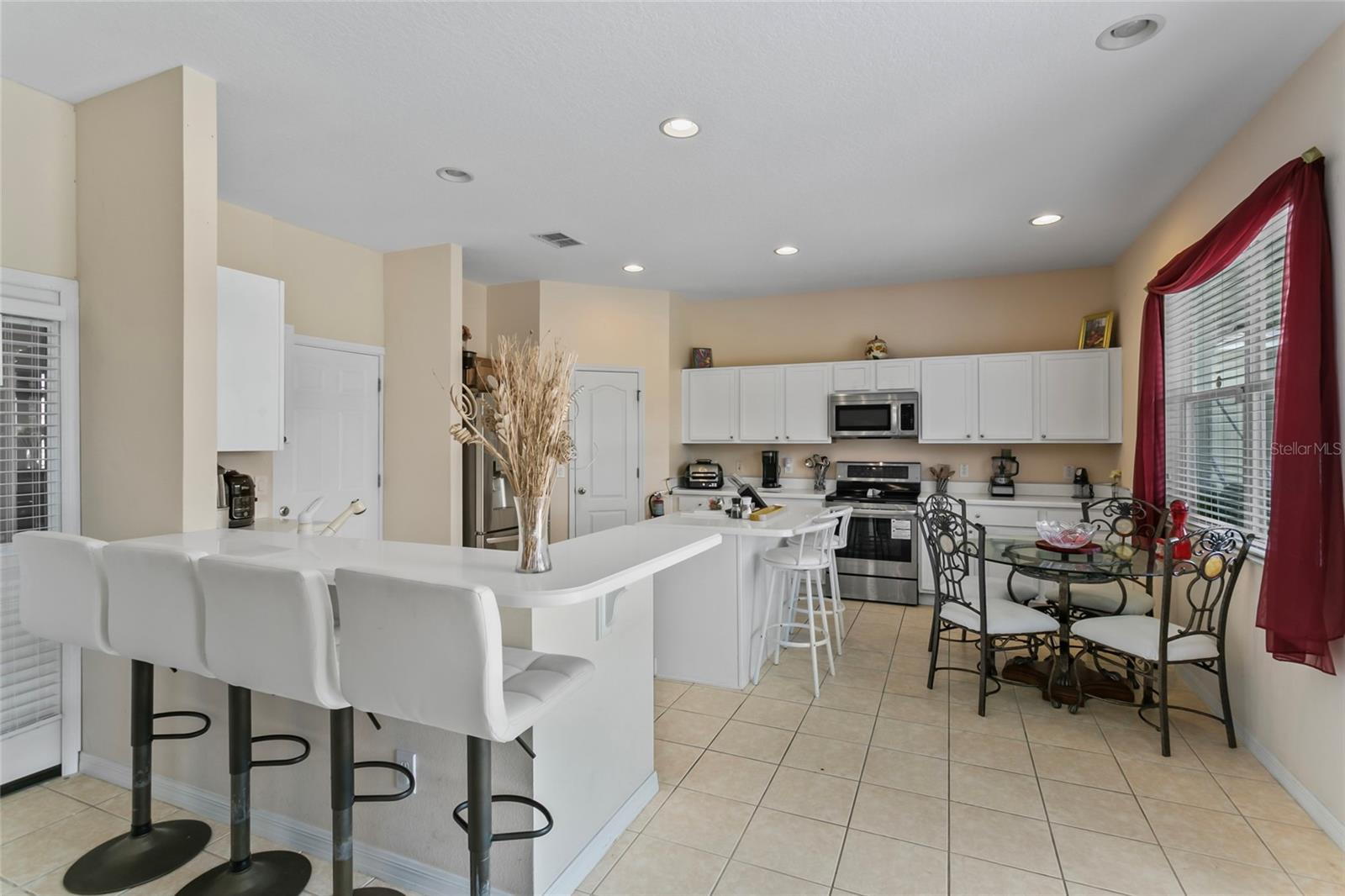 Image 10 of 52 For 913 Dorset Place