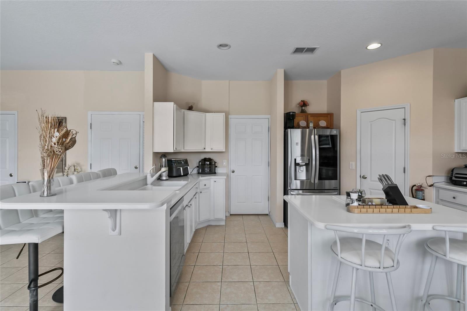 Image 11 of 52 For 913 Dorset Place